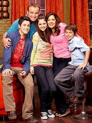 disney-tv-wizards-of-waverly-place-300nm051208.jpg